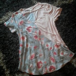 Peach Floral Keyhole Top -Small